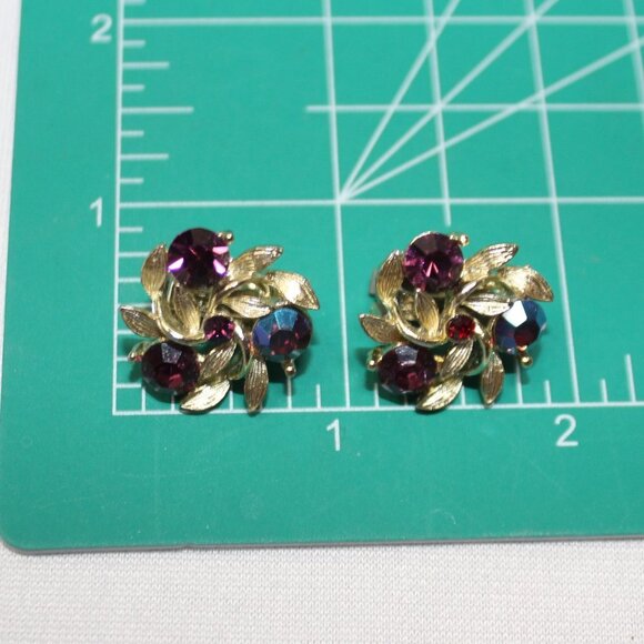 Lisner Aurora Borealis 1960's Vintage Leaf Rhinestone Brooch and Earring Set - Picture 7 of 13
